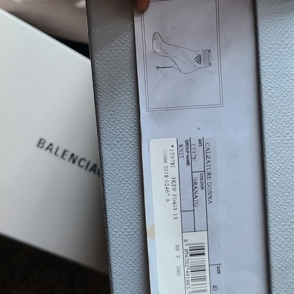 AUTHENTIC PRADA SHOES size 10 - Picture 5 of 6